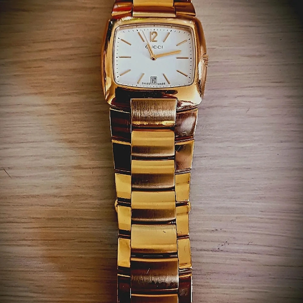 Gucci Timepiece 8500. Swiss Made. Stainless Steel. Water Resistant. 3ATM. - Picture 1 of 4